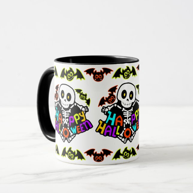 Whimsical Halloween-skelett och fladdermusdesign Mugg (Framsida vänster)