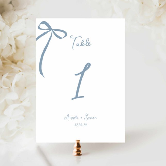 Whimsical Hand plockade Bow Dusty Blue-Bordsnummer (dusty blue wedding table number, hand drawn bow wedding table card, blue bow illustration )