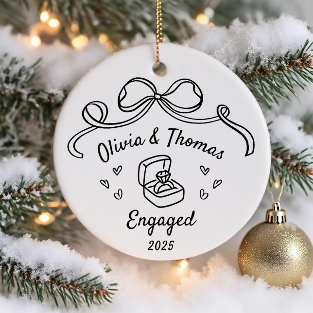Whimsical Handritad Jul Förlovad Julgransprydnad Keramik (Skapare uppladdad)