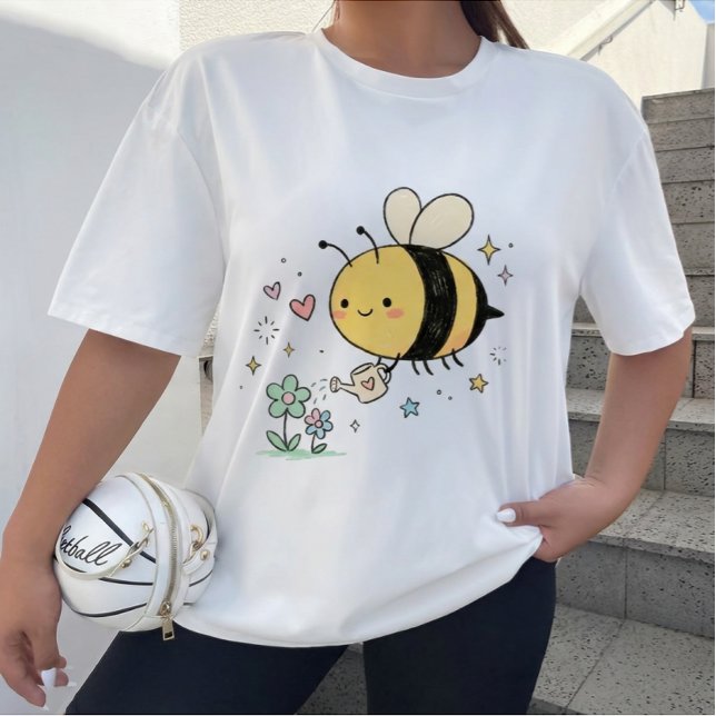 Whimsical Humla Naturälskare  T Shirt (Skapare uppladdad)