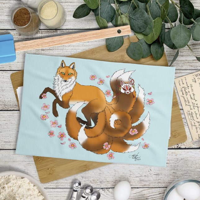 Whimsical Kitsune Fox Blå Körsbärsblommor Fantasi Kökshandduk (Skapare uppladdad)