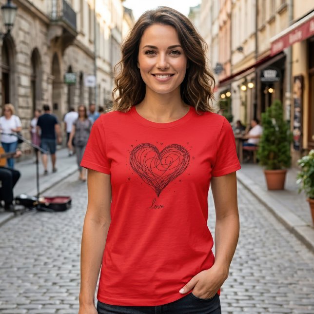 Whimsical Line Art Heart med "Kärlek" T Shirt (Whimsical Line Art Heart with Love Design. Women Basic Red T-Shirt)