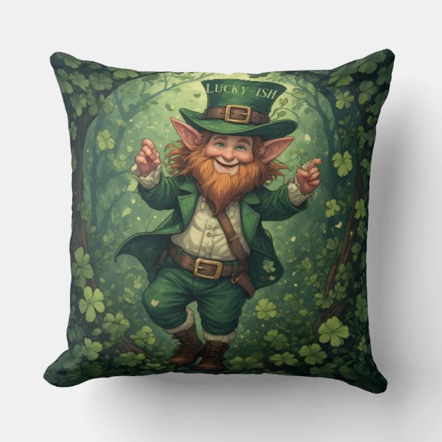 Whimsical Lucky-ish Tomte Frodig Skogsbarnkammare Kudde (Framsida)