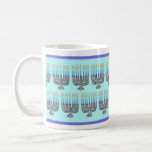 Whimsical Menorah Kaffemugg<br><div class="desc">Den här Whimsical Menorah Coffee Mugg med en festlig beröring till dina Hanukkah-sammankomster. Det skulle vara ett underbart presentfartyg för Hanukkah-treaterna. Är en del av min Whimsical Menorah Hanukkah-samling.</div>