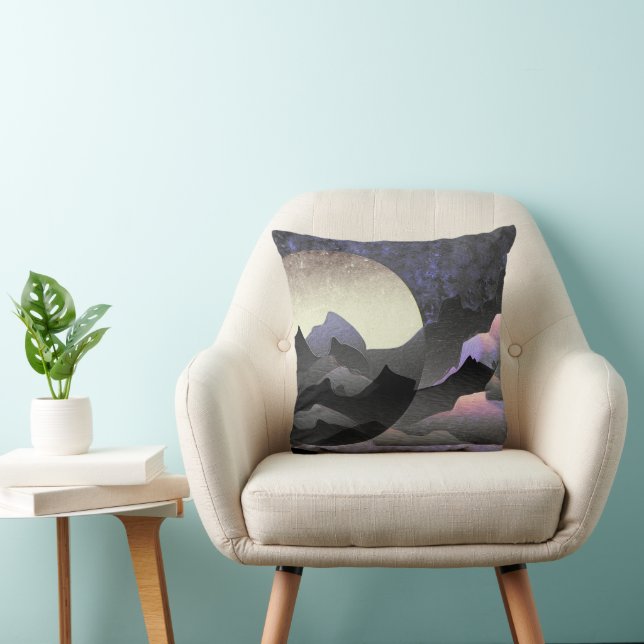 Whimsical Moon och Mountains Abstrakt Konst Kudde (Stol)