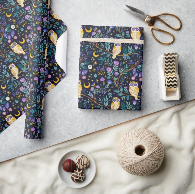 Whimsical Night Uggla Mönster - Enchanting Forest Presentpapper (Hantverk)
