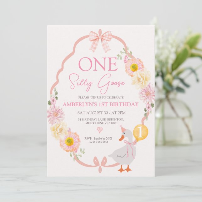 Whimsical Pink Floral One Silly Goose 1st Birthday Inbjudningar (Stående Fram)