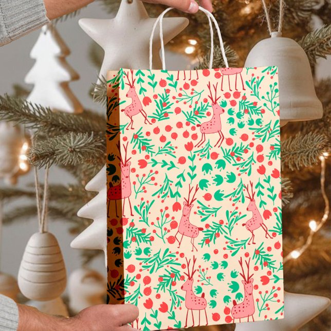 Whimsical Pink Reindeer and Winter Foliage Pattern (Skapare uppladdad)