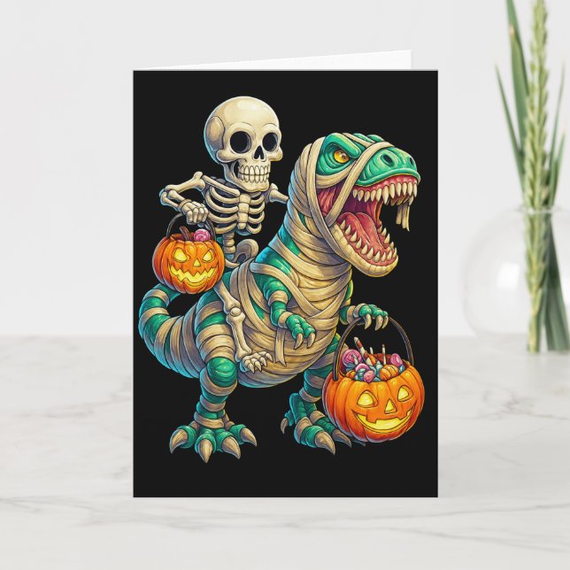 Whimsical Skeleton Riding Mummy T-Rex Halloween Kort (Framsida)