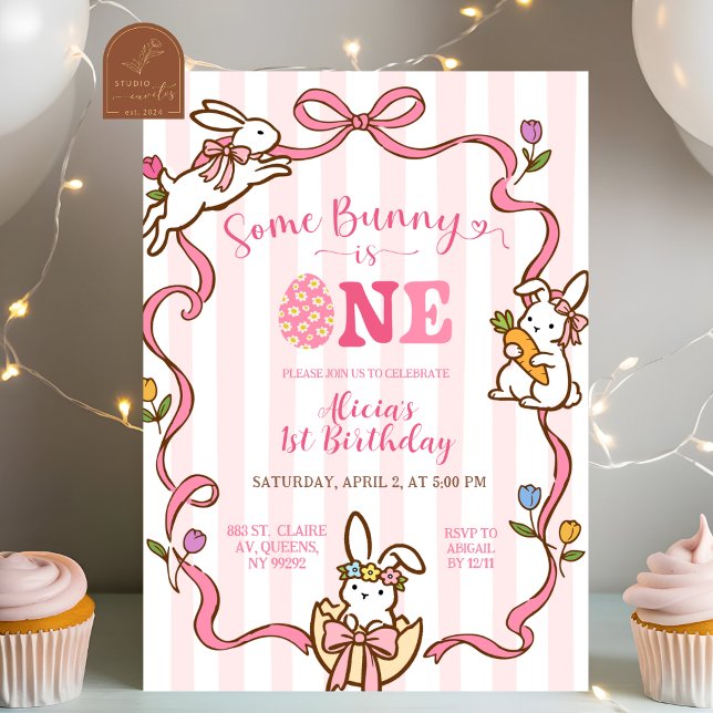 Whimsical Stripes Bunny 1st birthday Invitation Inbjudningar (Skapare uppladdad)
