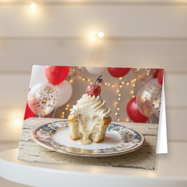 Whimsical Vanilla Cupcake | Nieces födelsedag  Kort (Skapare uppladdad)