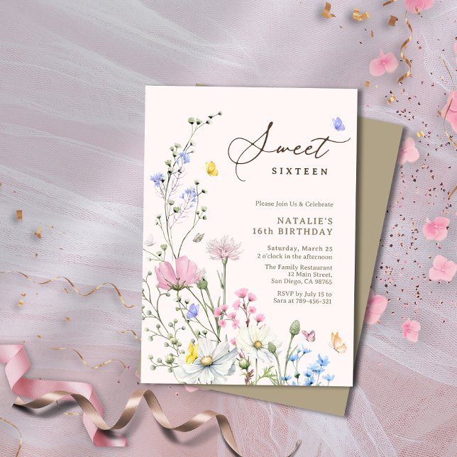 Whimsical Wildbloms Sweet sixteen-födelsedag Inbjudningar (Whimsical Wildflower Sweet Sixteen Script Birthday Invitation)