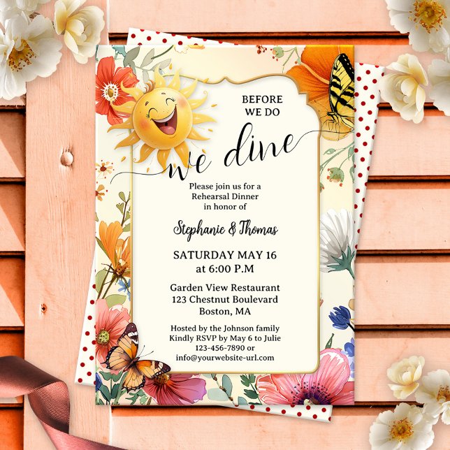 Whimsical Wildflower Watercolor Rehearsal Dinner Inbjudningar (Rehearsal dinner invitation featuring a watercolor wildflower design with a laughing happy sun)