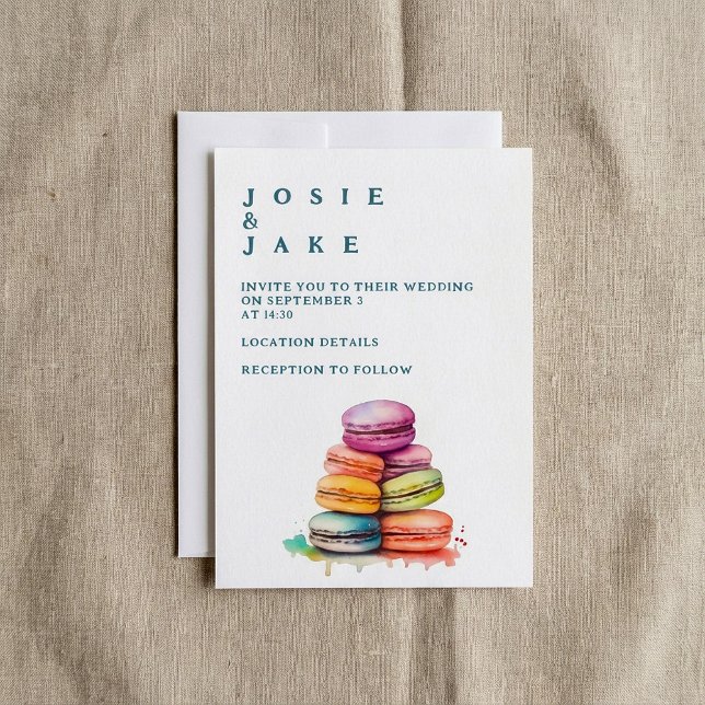 Whimsics Colorful Macaroons bröllopsinbjudningar Inbjudningar (Whimsical Colorful Macaroons wedding invitations.)