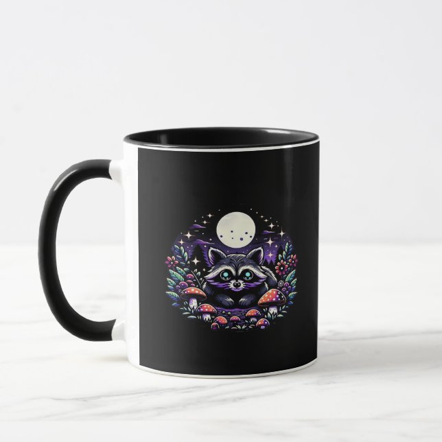 Whimsigoth Raccoon under Moonlight Vinta Mugg (Vänster)