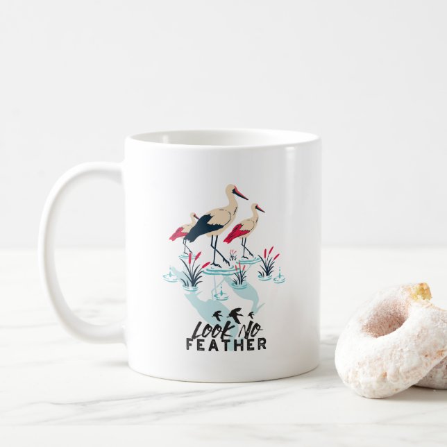 Whimsik Stork Pun Art - "Titta ingen ludd" Kaffemugg (Med munk)