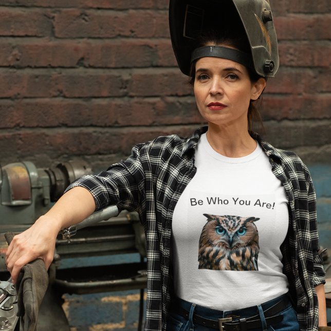 Whimsique Blue Eyed Uggla T Shirt (Skapare uppladdad)