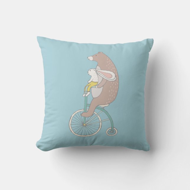 Whimsique Bunny och Bear Riding a Bike Kudde (Framsida)