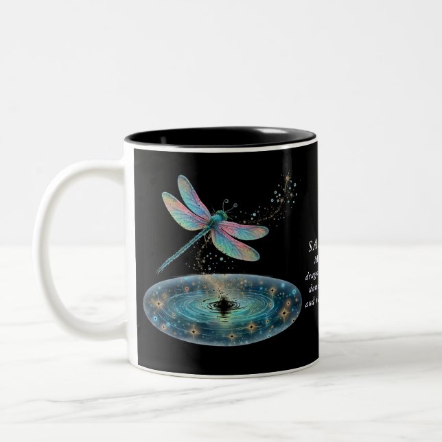 Whimsique Dragonfly Magic Lila Fairy Dust Quote Två-Tonad Mugg (Vänster)