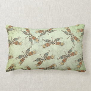 Whimsique Garden Dragonfly Mönster på Sage Grönt Lumbarkudde