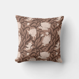 Whimsique Large Flower Mocha Mousse Kudde