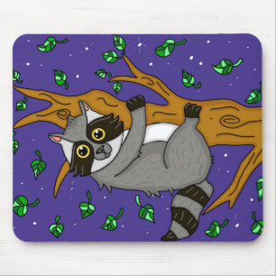Whimsique Raccoon Hanging från Träd Musmatta