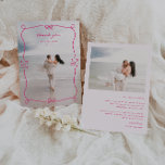 Whimsique Rosa Bröllop Photo Tack Kort<br><div class="desc">Whimsical Rosa Illustrated Ram,  2 foto bröllop tack vare ditt kort. Funktioner,  hand plockade ram med bögar och inslag,  malltext linjer för ditt meddelande om namn och personlig på ljusa rosa färg bakgrund. Typsnitt och det illustrerade ram färg kan anpassas.</div>