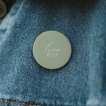 Whimsique Sage Grönt Gender Reveal Team Boy Knapp<br><div class="desc">Vi presenterar vår gender för vismisk grönt... Visa grupppojkknapp, perfekt för din enkla, moderna boho firande vilken säsong som helst på året! Den här knappen har en boho-chic, gender-neutralt-vib med elegantens kalligrafi och en delikat minimalistisk design som skapar den perfekt för både flickor och pojkar. Dessutom är det redigerbart, så...</div>