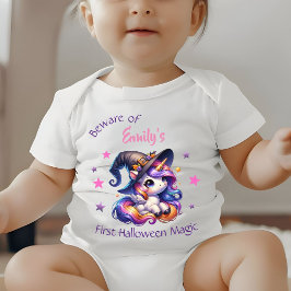 Whimsique Unicorn Girls första Halloween med Namn T Shirt