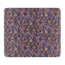 Whimsisk blomsterdesign med vinrankor på lila bakg