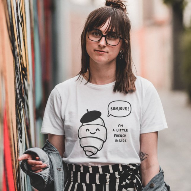 Whimsisk Fransk Croissant T Shirt (Skapare uppladdad)