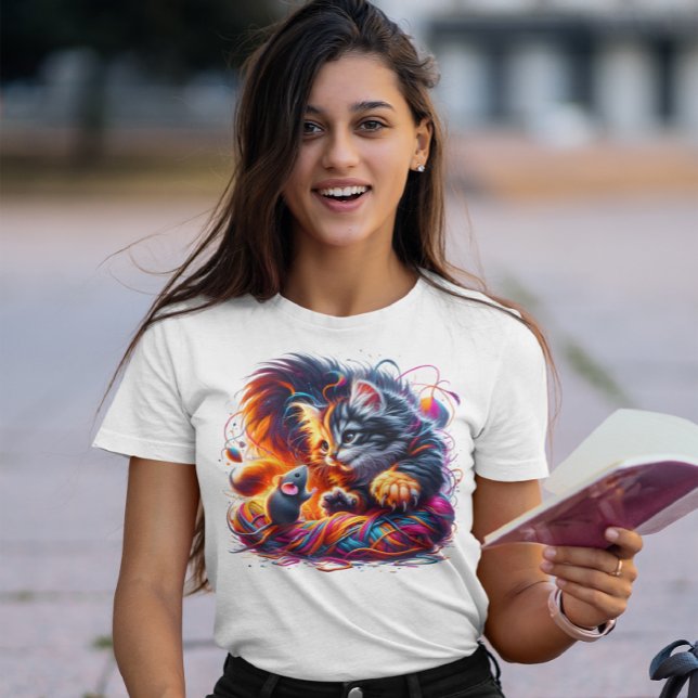 Whimsiskt möte: Kitten och mus T Shirt (Skapare uppladdad)