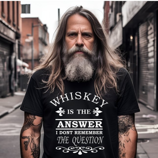 Whiskey citerar lustig drickande av ord t shirt (Skapare uppladdad)