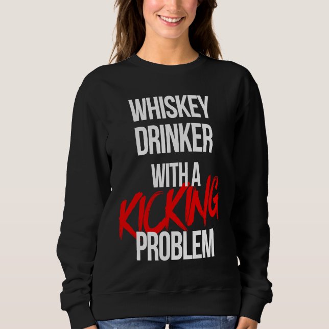Whiskey Dricker Med ett Sparkande Problem  Karate  T Shirt (Framsida)