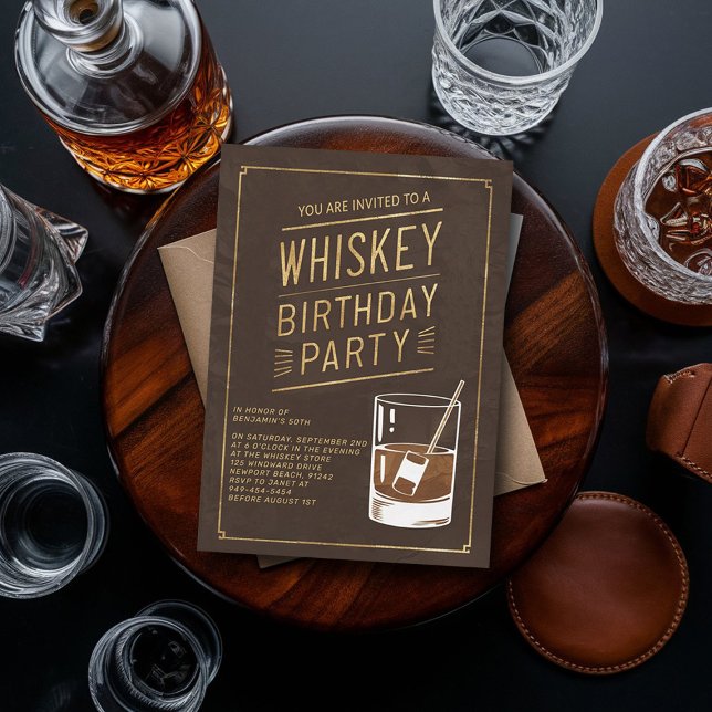 Whiskey Faux Guld Leather Elegant 50:e födelsedage Inbjudningar (whiskey 50th birthday party invitation men husband partner elegant tasting modern classy)
