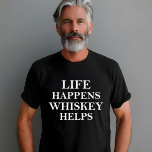 Whiskey hjälper ord med lustig alkohol t shirt