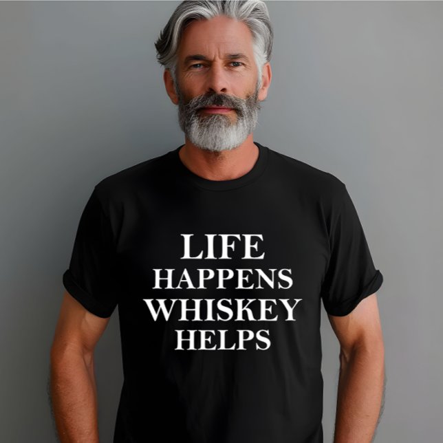 Whiskey hjälper ord med lustig alkohol t shirt (Skapare uppladdad)