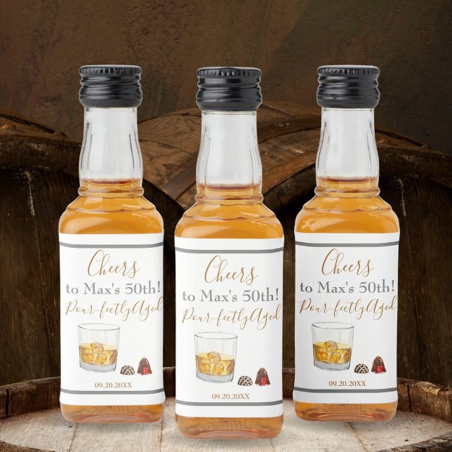 Whiskey Watercolor Chocolate Truffles Birthday Spritflaskor Etikett (A great party favor featuring a hand painted watercolor for this fun addition to a party bag.)