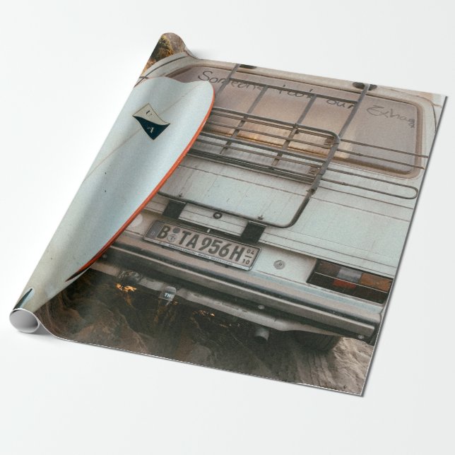 White and black surfboard presentpapper (Utrullad)