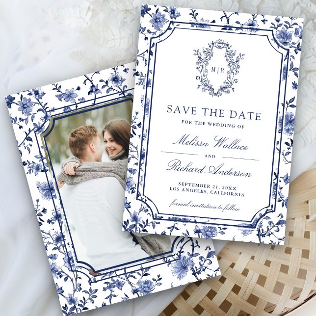 White and Blue Chinoiserie Crest Photo Wedding Spara Datumet (Skapare uppladdad)