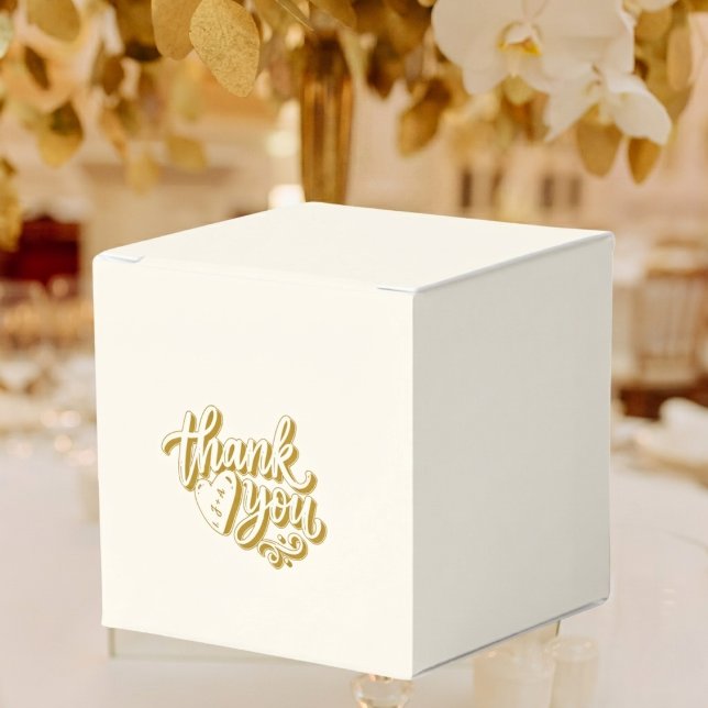 White and Gold Wedding Favor Box Presentaskar (White and Gold Wedding Favor Box)
