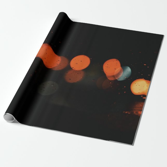 White and orange plastic toy presentpapper (Utrullad)
