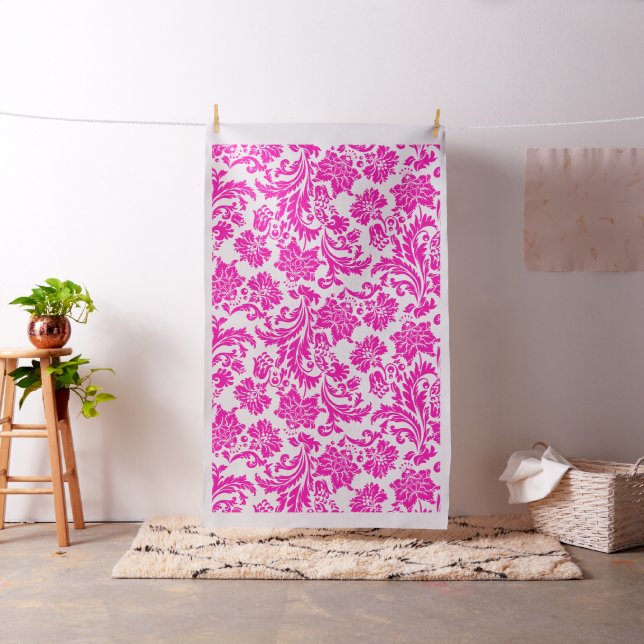 White and pink floral damask tyg (In Situ)