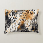 White Black Cream Leopard Animal Prydnadskudde<br><div class="desc">White Black Cream Leopard Animal Print med blommigt på baksidan</div>