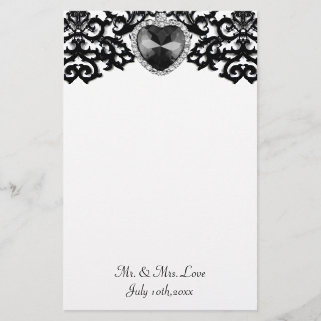 White & Black Ornate Heart Pendant Bröllop Brevpapper (Framsida)