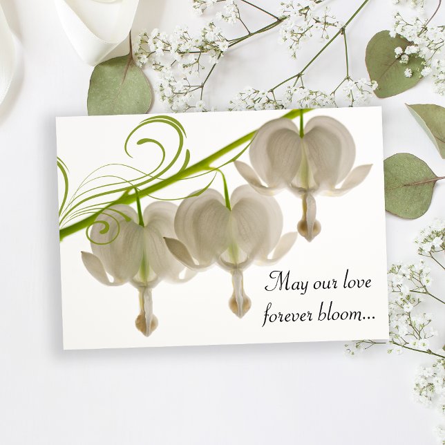 White Bleeding Hearts Flowers Bröllop Inbjudningar (Invite guests to your marriage ceremony with the pretty White Bleeding Hearts Wedding Invitation.)
