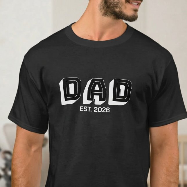 White Bold Varsity Established Dad Design T Shirt (Skapare uppladdad)