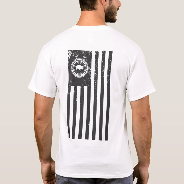 White Buffalo Utomhus American Flagga Shirt T Shirt (Baksida)