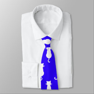 White Cat Polka Dot Mönster isolerad på Royal Blue Slips