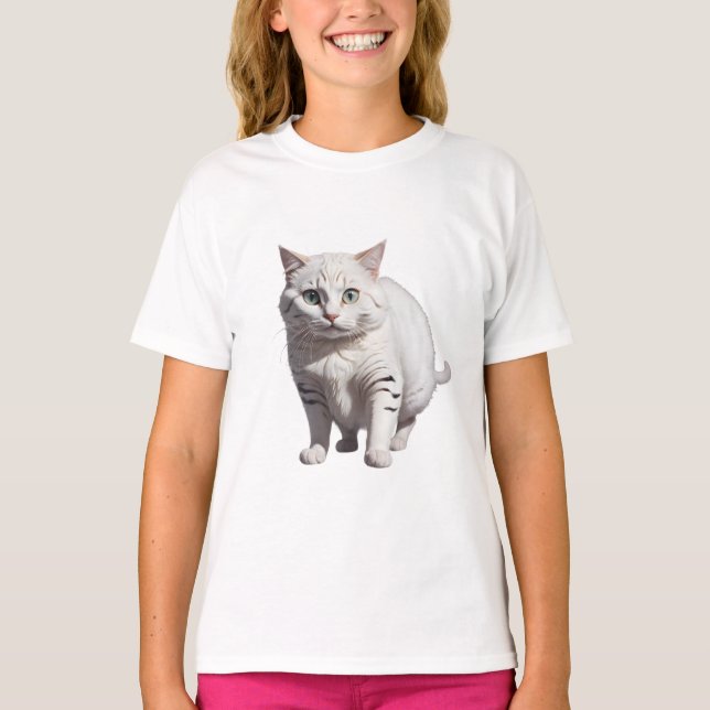 White Cat with Subtle Gray Tabby Markings T Shirt (Framsida)